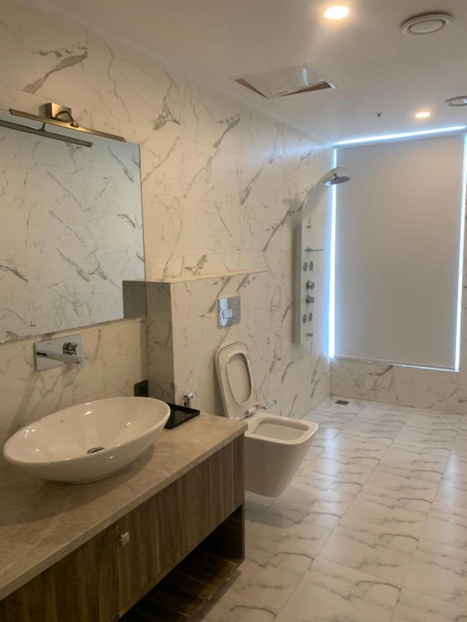 Claret Inn & Suite Dalhousie Bagian luar foto