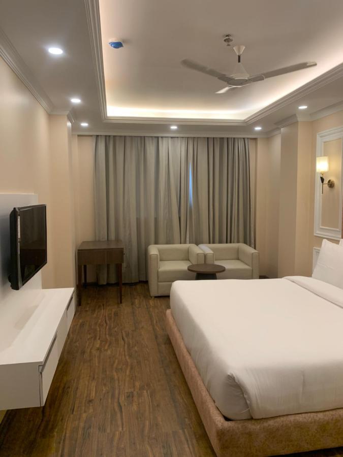 Claret Inn & Suite Dalhousie Bagian luar foto