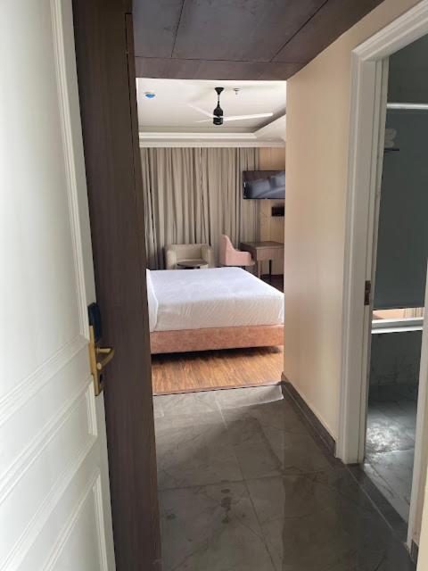 Claret Inn & Suite Dalhousie Bagian luar foto