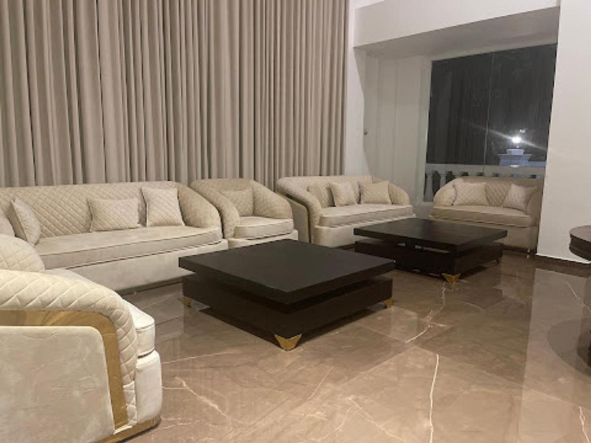 Claret Inn & Suite Dalhousie Bagian luar foto
